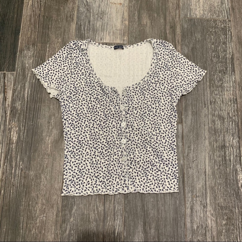 Floral Button Up Top - Picture 2 of 3